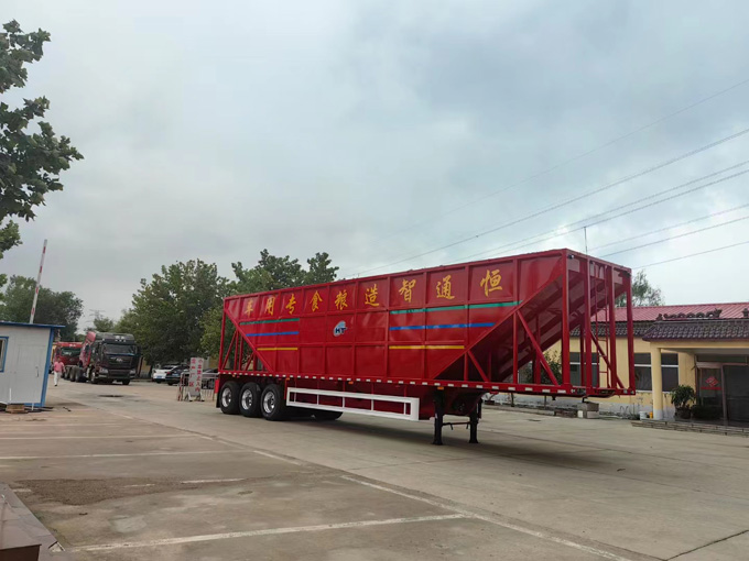 糧食運(yùn)輸半掛車(chē)